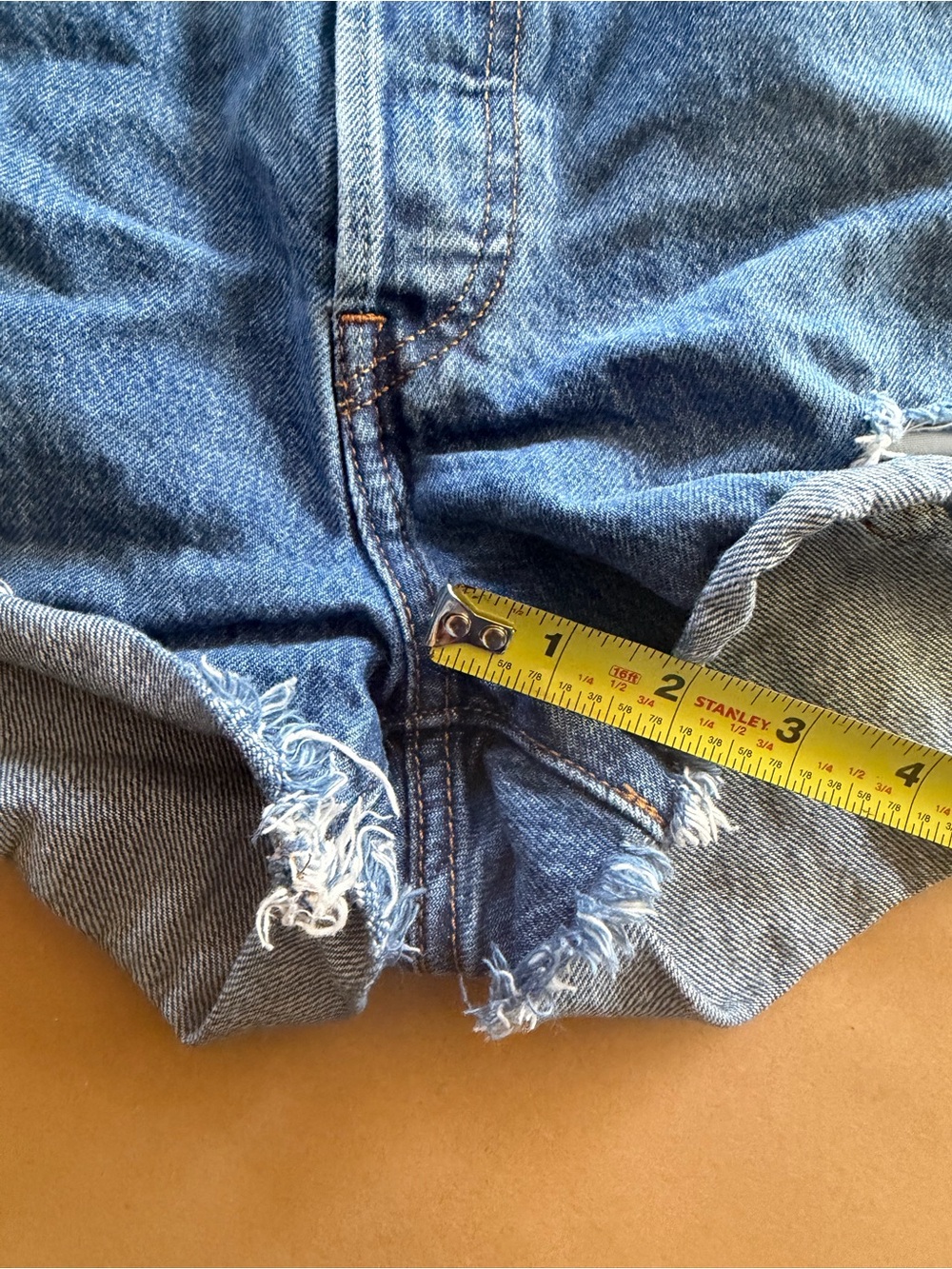 Levi’s 501 Distressed Cuffed Denim Shorts Medium Wash - Picture 4 of 4